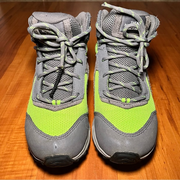 The North Face kids waterproof boots, size 3. - Picture 3 of 9